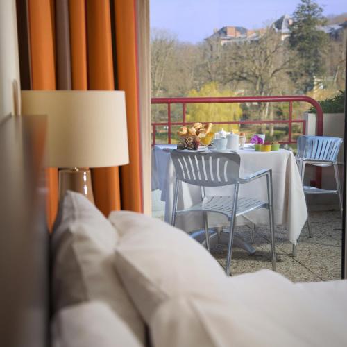 Chambre double avec 1 ou 2 lits, vue sur le lac, terrasse
