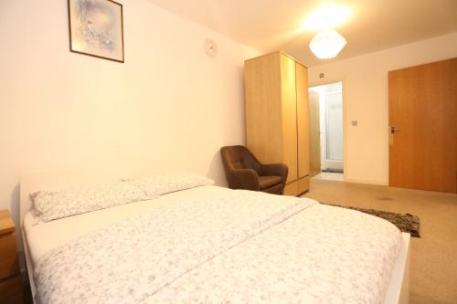 Bridge House Apartment - image 7