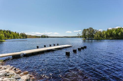 Lakelodge - main image