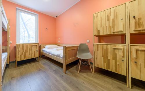 1 bunk bed