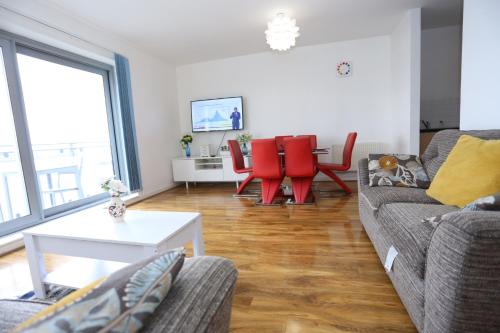 Lovely 2 bed 2 toilet Hill House river view apartment - image 13