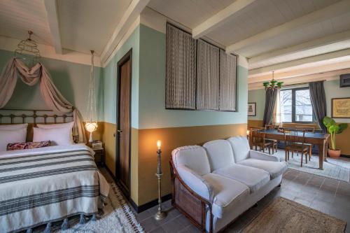 テラヴィ Communal Hotel Telavi 4つ星 ホテル スイート