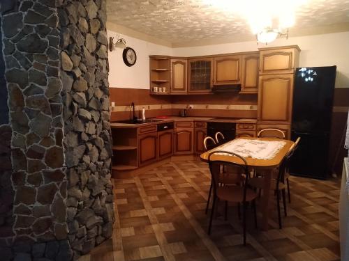 Dom w Bieszczadach 10 osobowy in Wolkowyja