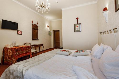 Bristol Hotel - image 6