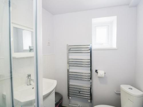 Oar Cottage - image 13