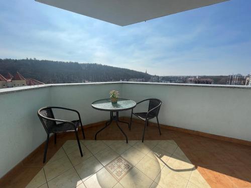 Apartment with Balcony image 10