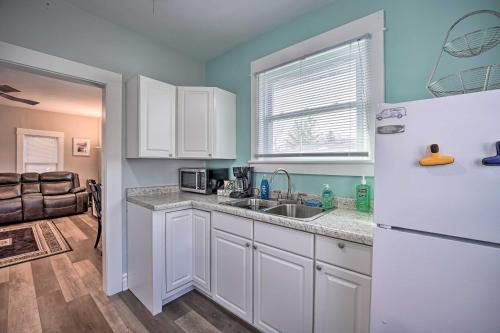 Home 1 Block to Lake with Private Beach Access! - image 6