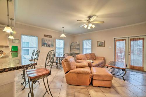 Inviting Coastal Condo Less Than 1 Mi to Whitecap Beach! - main image