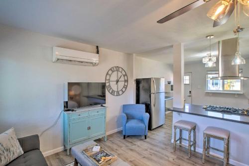 Modern Couples Studio Less Than 2 Miles to Downtown! - image 3