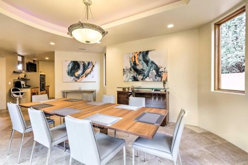 Spacious and Modern Sedona Abode with Fire Pit! - image 12