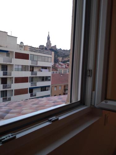 T2 Vue sur la Basilique de Notre Dame de la Garde