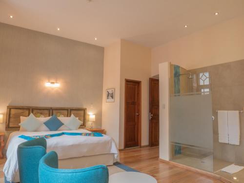 Superior Double Room image 10