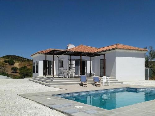 Simplistic Holiday Home in Almogía with Private Pool Almogía