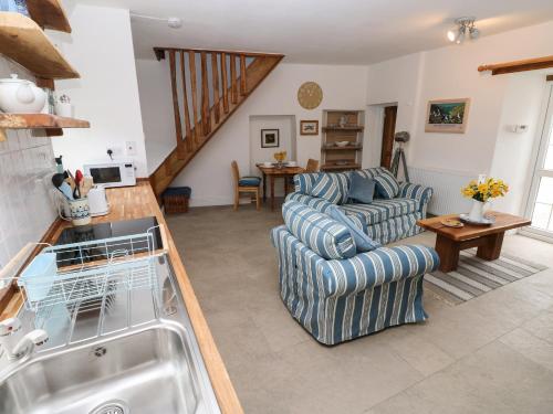 Garden Cottage - image 7