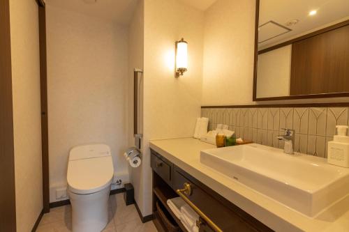 Twin Room image 2