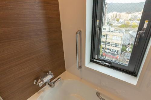 Twin Room image 1