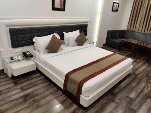 King Room image 4