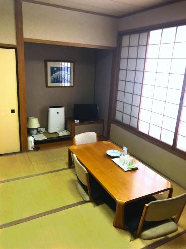 Japanese-Style Room - Smoking