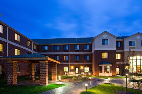 Staybridge Suites Lansing-Okemos Photo 31