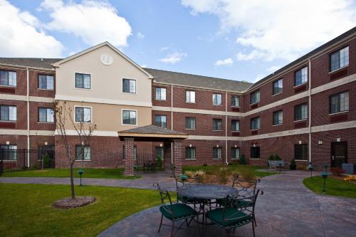 Staybridge Suites Lansing-Okemos Photo 17