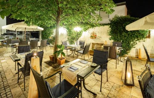 Iekārtas, Hotel & Restaurant Zur Glocke in Hochstadt an der Donau