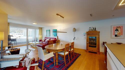Central 225 - image 7