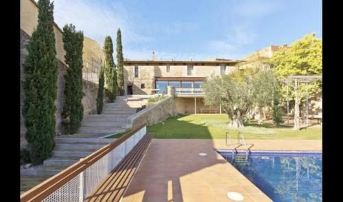 Villa in Bellcaire d'Emporda Sleeps 9 with Pool and Air Con gîte à louer Bellcaire d'Empordà