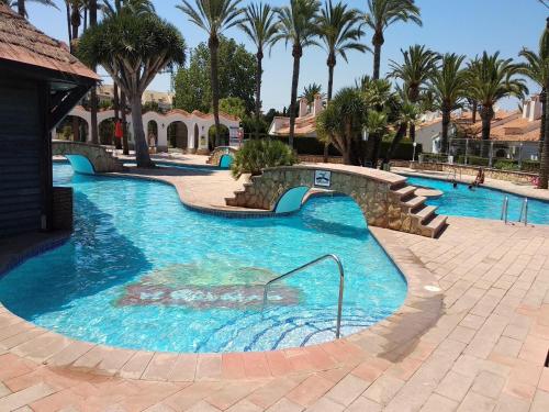Villa adosada 2 hab frente piscina wifi gratis