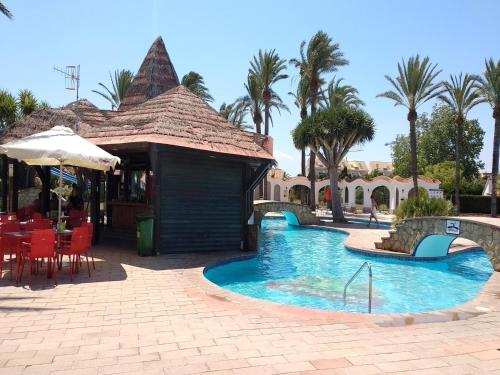  Villa adosada 2 hab frente piscina wifi gratis in Denia