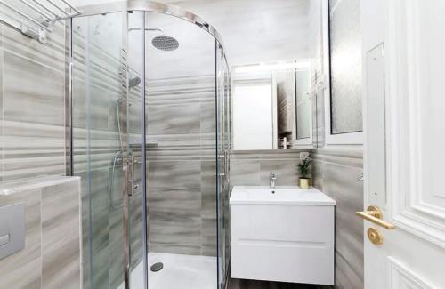 Galeries LaFayette - 7 bedrooms - lift - aircon, Paris (photo 6)