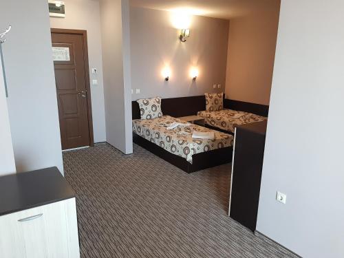 Double or twin room, 3 beds