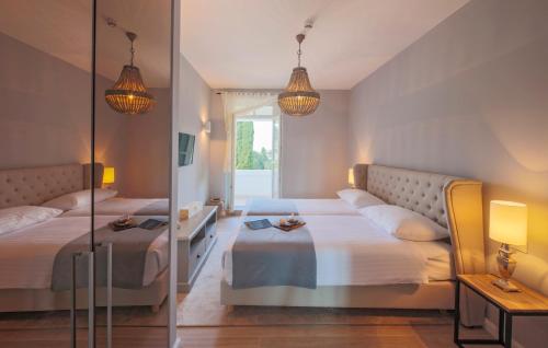 Deluxe Luxury Suite with Balcony