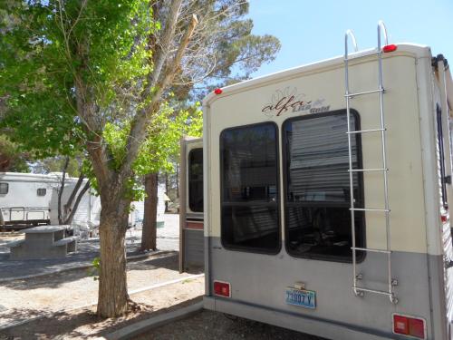Pahrump RV Park & Lodging - image 9