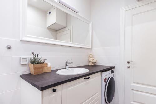 Three-Bedroom Apartment image 9