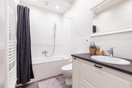Three-Bedroom Apartment image 10