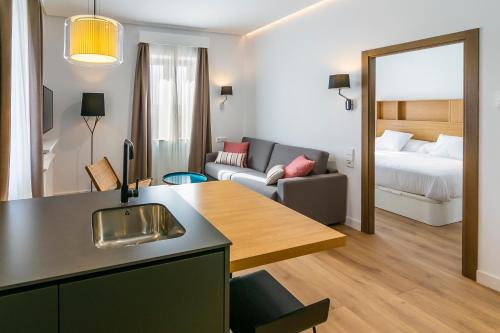 Aquitania Home Suites - image 2