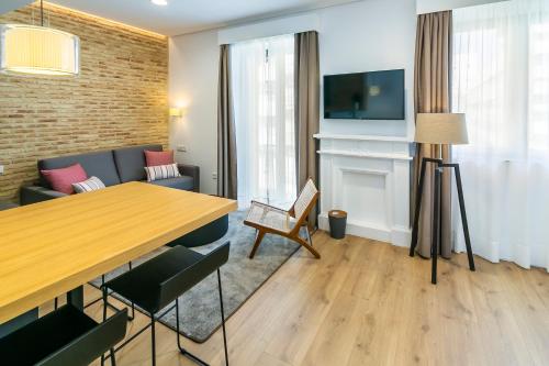 Aquitania Home Suites - image 14