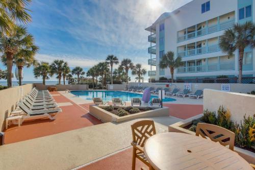 1BR Ocean Forest Plaza Balcony w Views - image 7