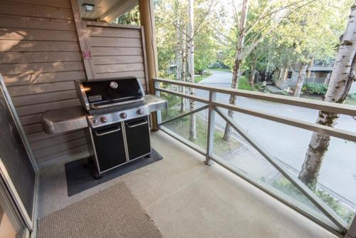 Three-Bedroom Townhome (Unit 26) image 4