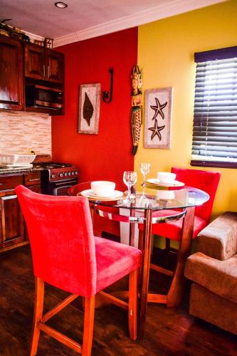 Brownstone Guesthouses Seabeach in Nassau