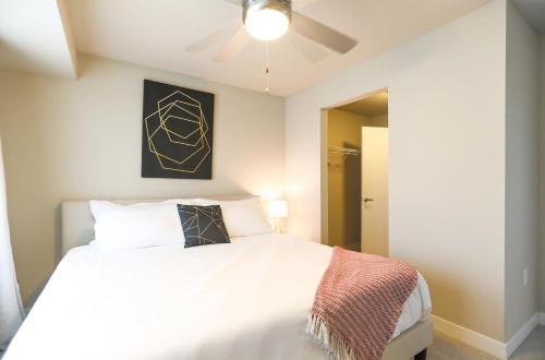 Kasa Minneapolis Uptown - image 7