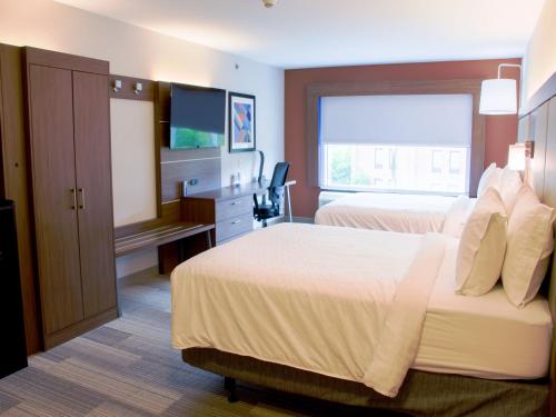 Holiday Inn Express & Suites Danville, an IHG Hotel