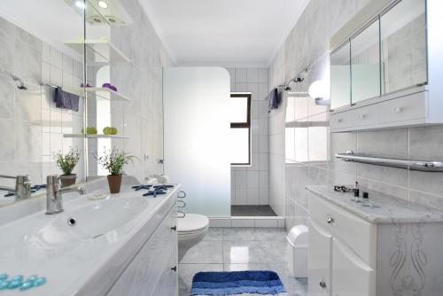 One-Bedroom House image 3