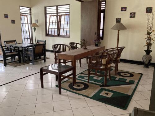 Hotel Garuda Syariah near Alun Alun Banjarnegara in Banjarnegara