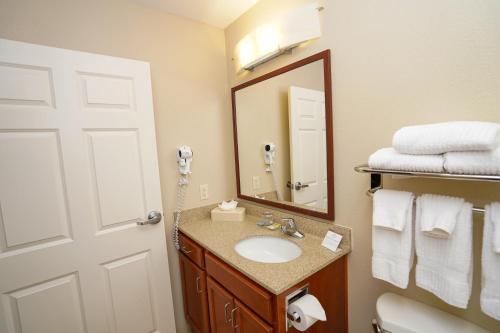 Candlewood Suites Boise - Towne Square