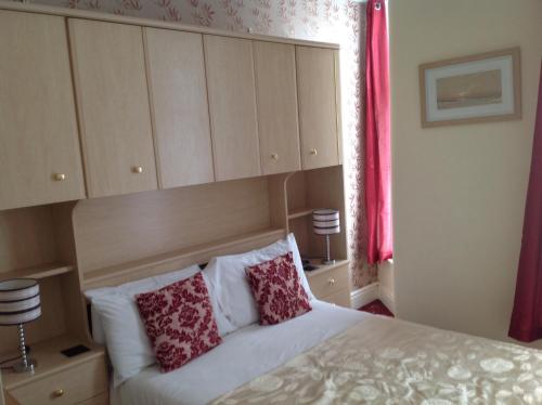 Large Double Room image 2