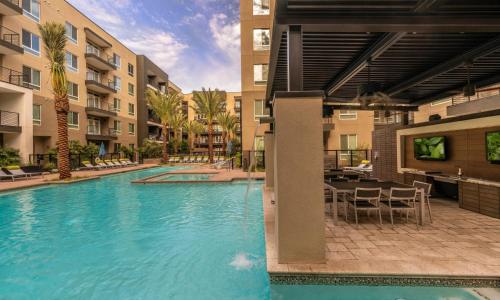 FRONTDESK Old Town Apts Scottsdale