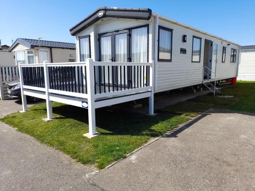 The Beaches - New Beach, , Kent