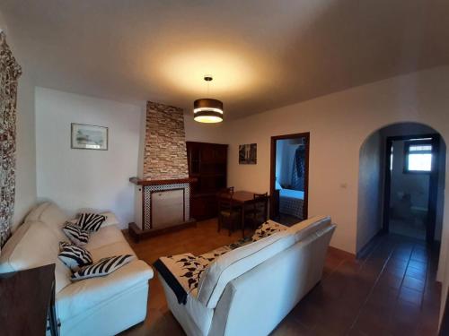 Charming Holiday Home in Coin with Private Garden gîte à louer Coín