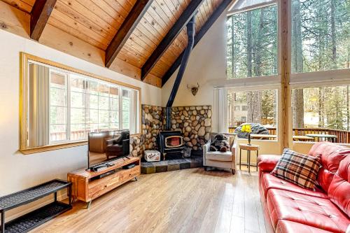 Charming Tahoe Chalet - image 3